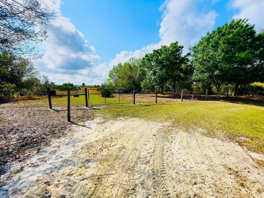16738 NW 262nd Street Okeechobee, FL 34972