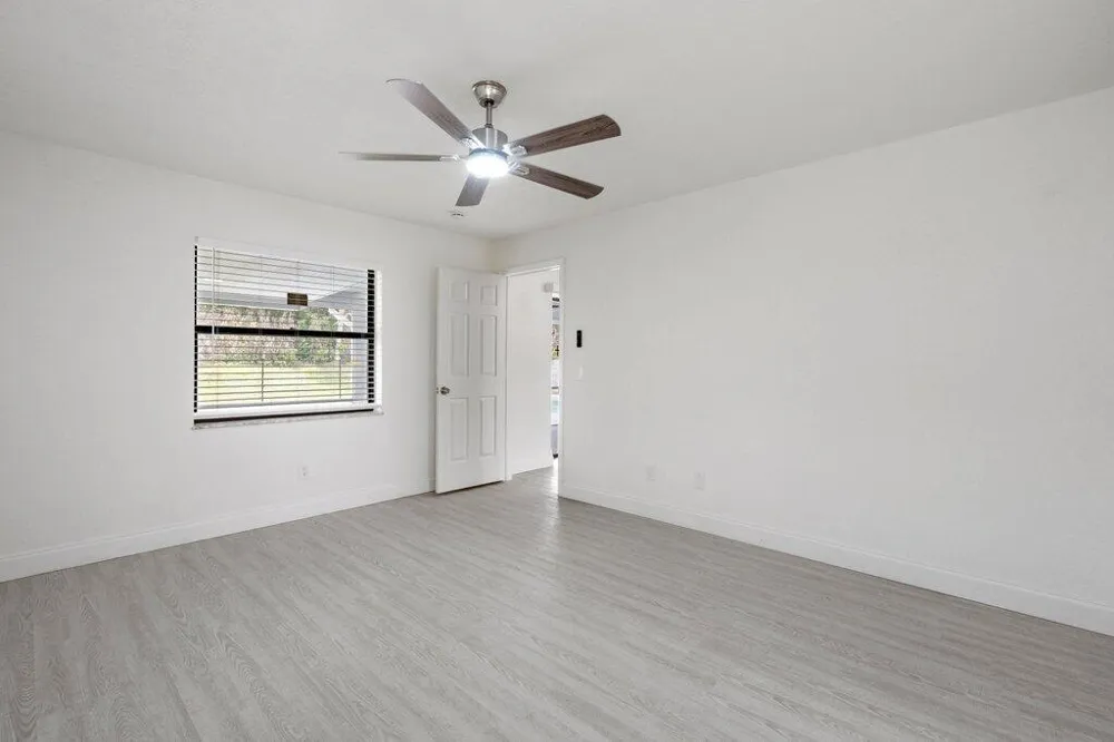 160 SW Grove Avenue Port St. Lucie, FL 34983