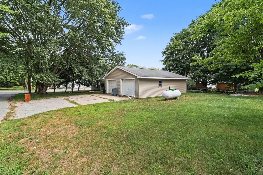 3907 E Main Street Fountain, MI 49410