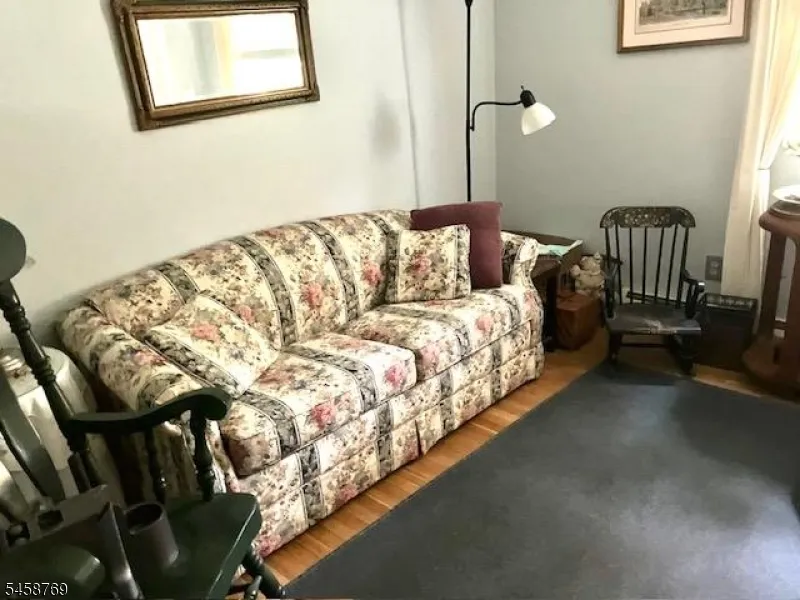 30 Woodlawn Ter Jefferson, NJ 07849