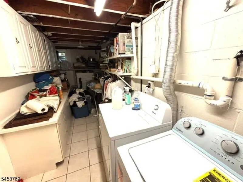 30 Woodlawn Ter Jefferson, NJ 07849