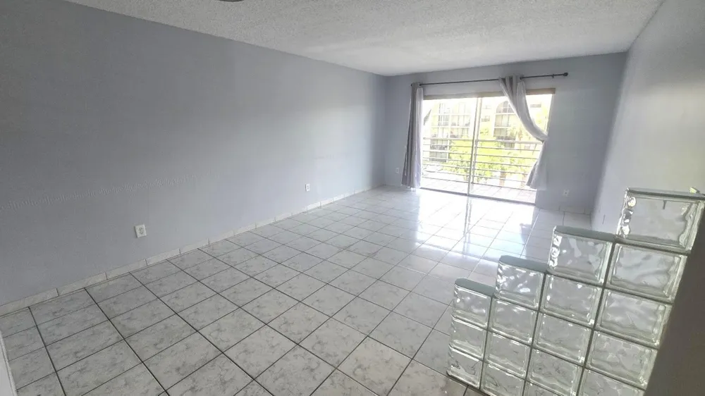2800 NW 56th Avenue #G406 Lauderhill, FL 33313