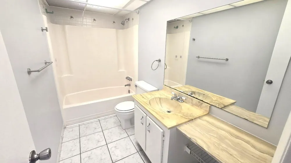 2800 NW 56th Avenue #G406 Lauderhill, FL 33313