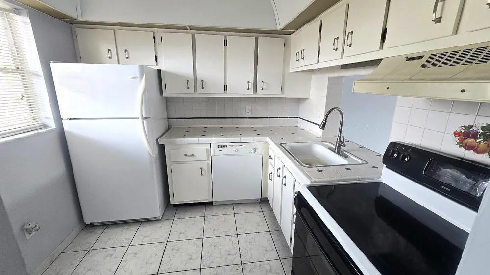 2800 NW 56th Avenue #G406 Lauderhill, FL 33313