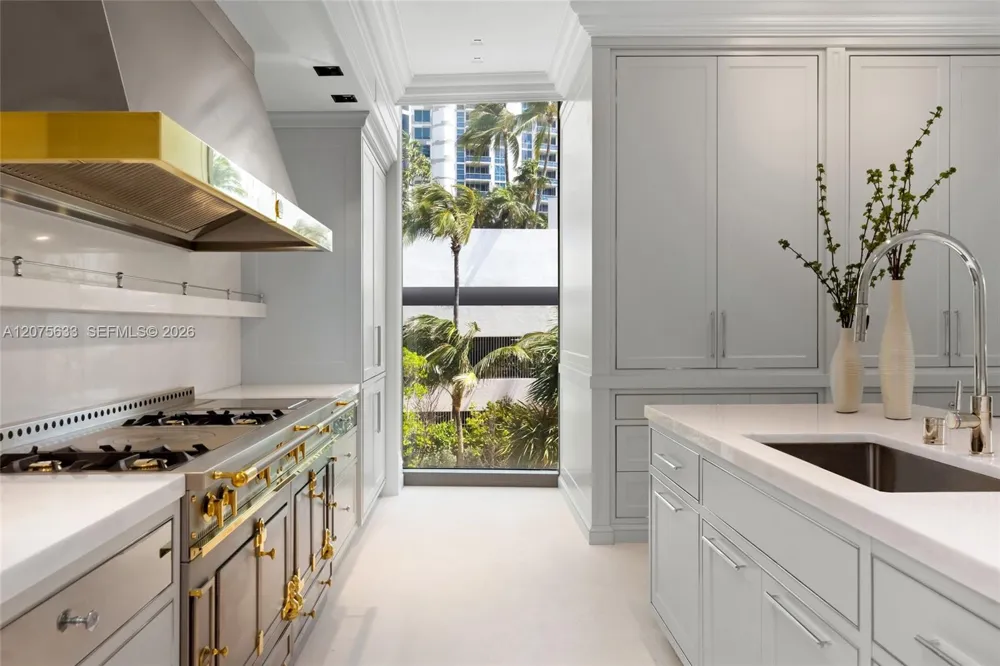 17975 Collins Ave #N-SF-02 Sunny Isles Beach, FL 33160