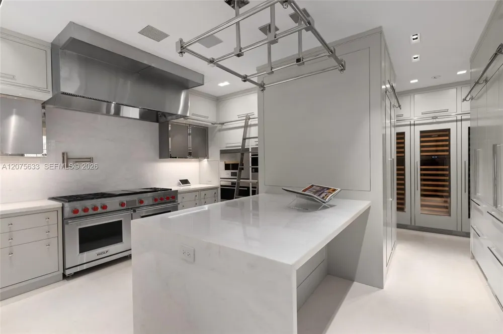 17975 Collins Ave #N-SF-02 Sunny Isles Beach, FL 33160