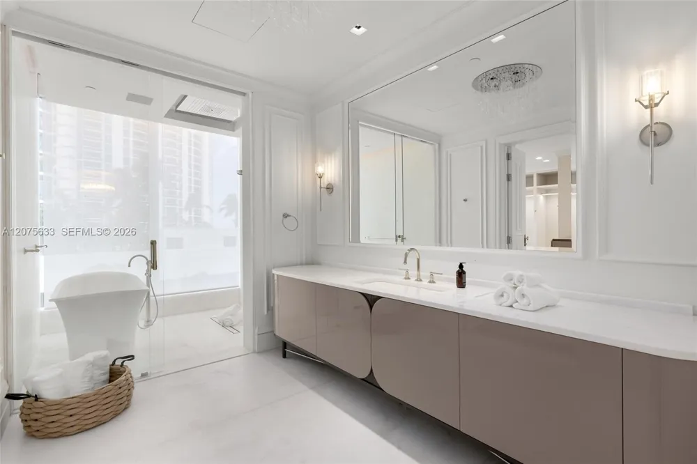 17975 Collins Ave #N-SF-02 Sunny Isles Beach, FL 33160