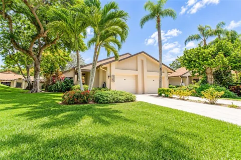 5289 Fairway Woods Dr #2911