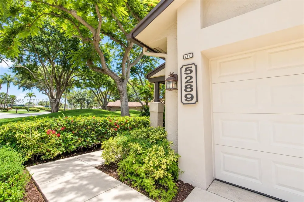 5289 Fairway Woods Dr #2911 Delray Beach, FL 33484