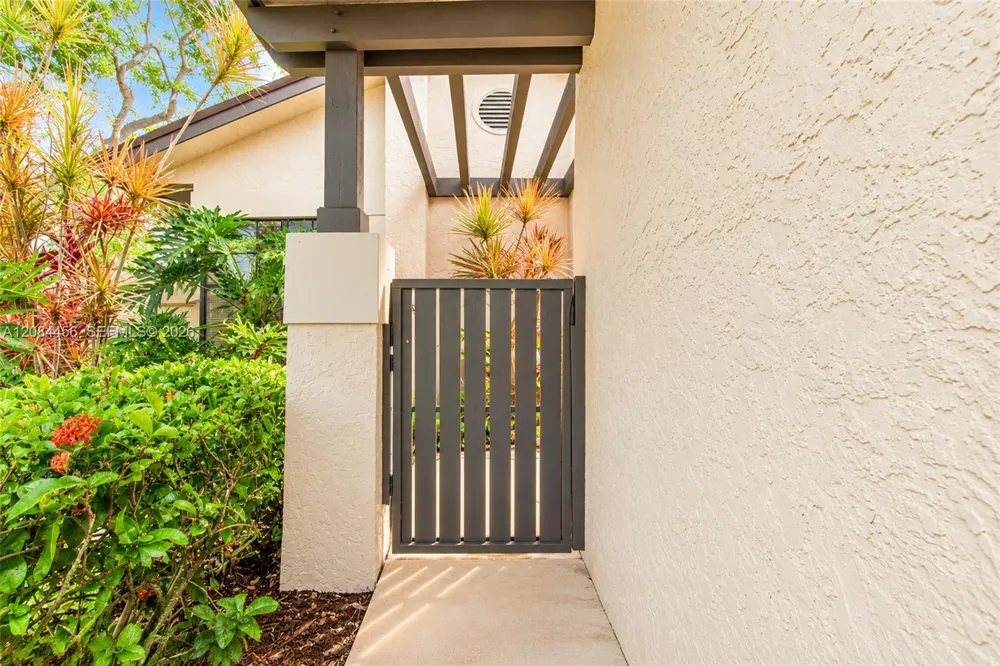 5289 Fairway Woods Dr #2911 Delray Beach, FL 33484