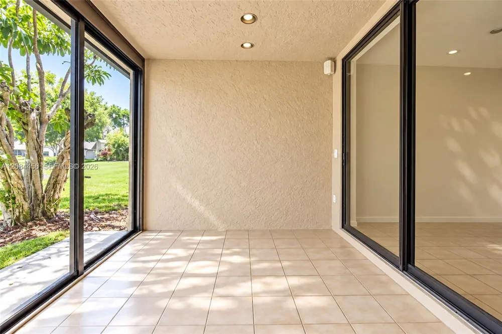 5289 Fairway Woods Dr #2911 Delray Beach, FL 33484