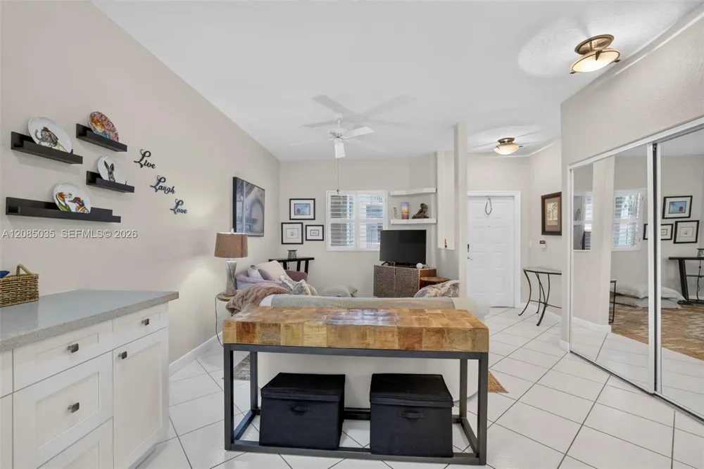 7727 Southampton Ter #310 Tamarac, FL 33321
