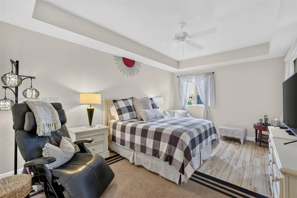 7727 Southampton Ter #310 Tamarac, FL 33321