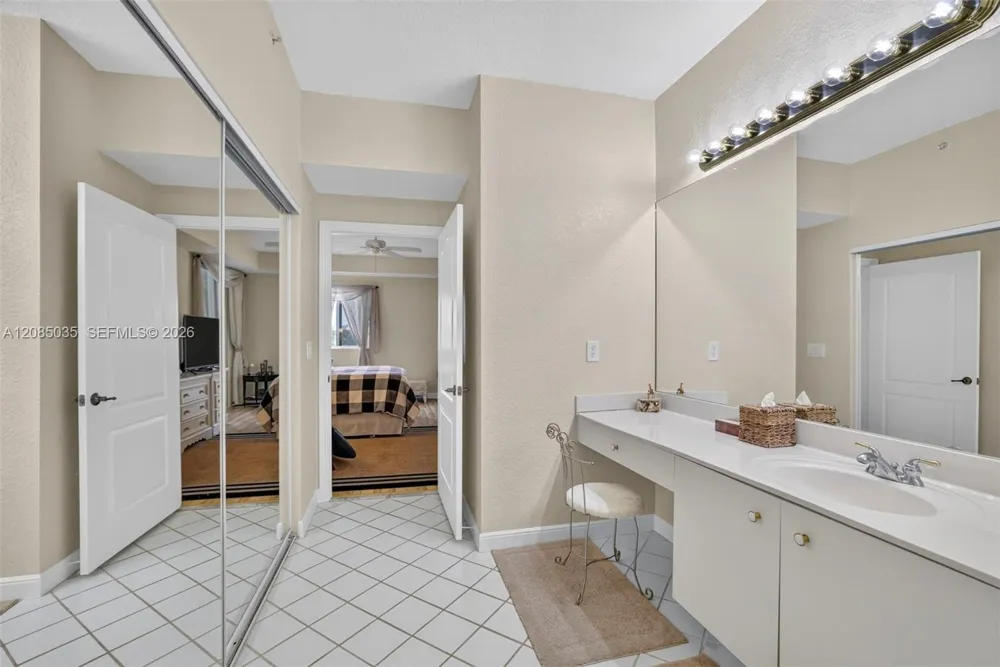 7727 Southampton Ter #310 Tamarac, FL 33321