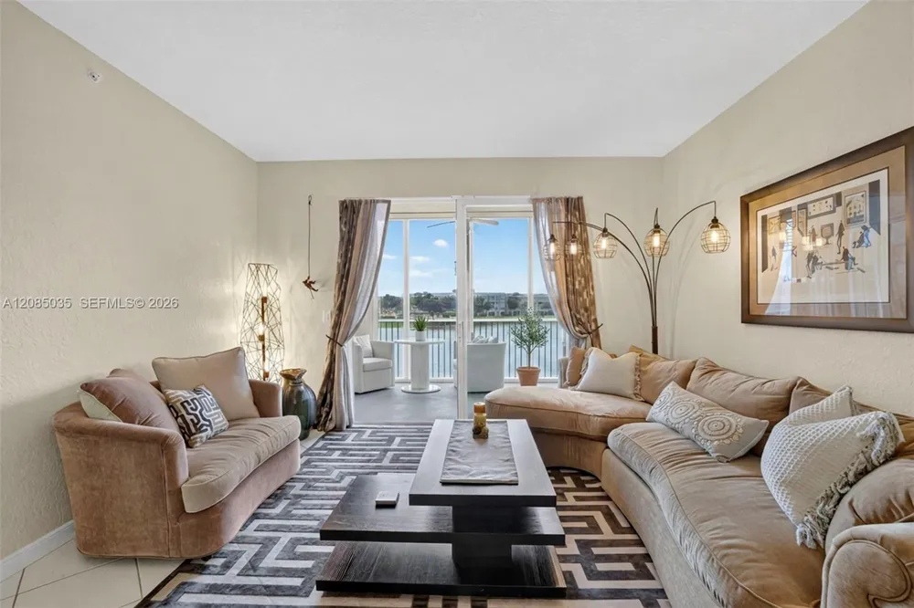 7727 Southampton Ter #310 Tamarac, FL 33321