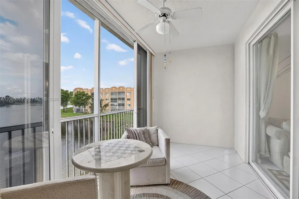 7727 Southampton Ter #310 Tamarac, FL 33321