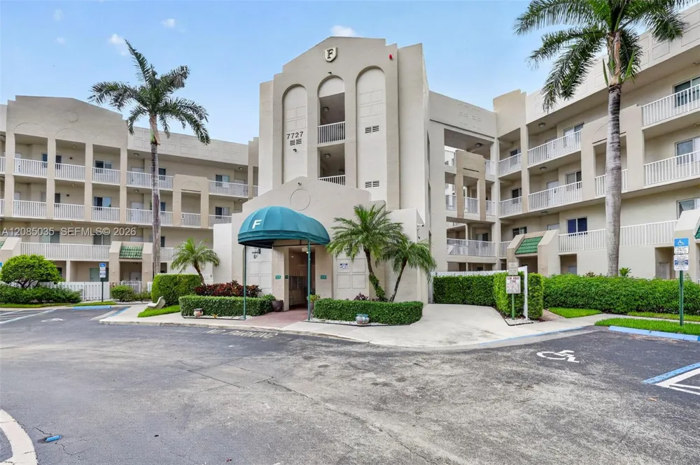 7727 Southampton Ter #310 Tamarac, FL 33321