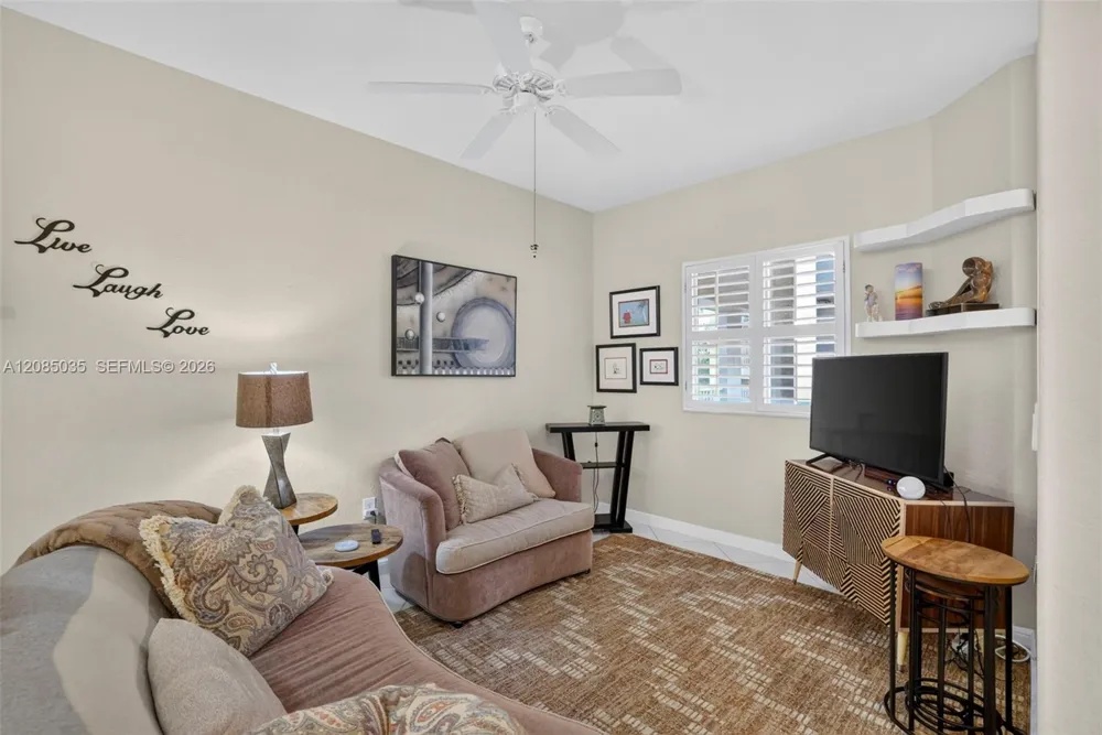 7727 Southampton Ter #310 Tamarac, FL 33321