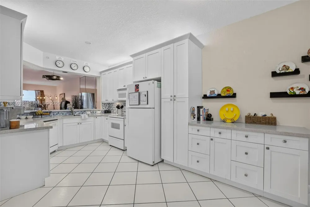 7727 Southampton Ter #310 Tamarac, FL 33321