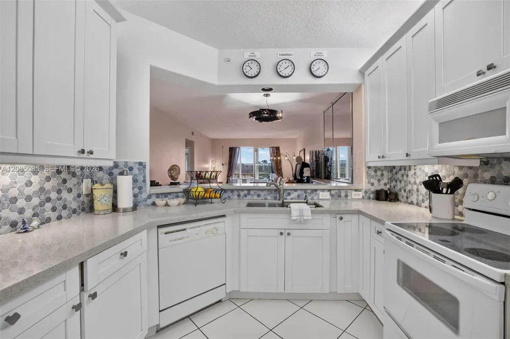 7727 Southampton Ter #310 Tamarac, FL 33321