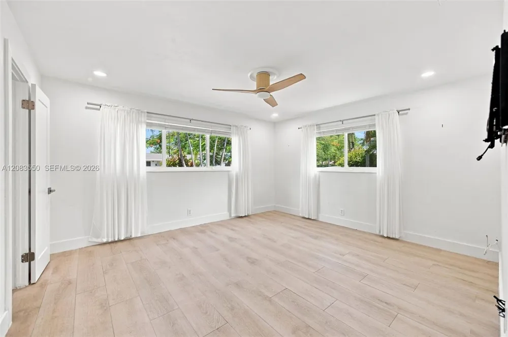 807 SE 9th Ter Deerfield Beach, FL 33441