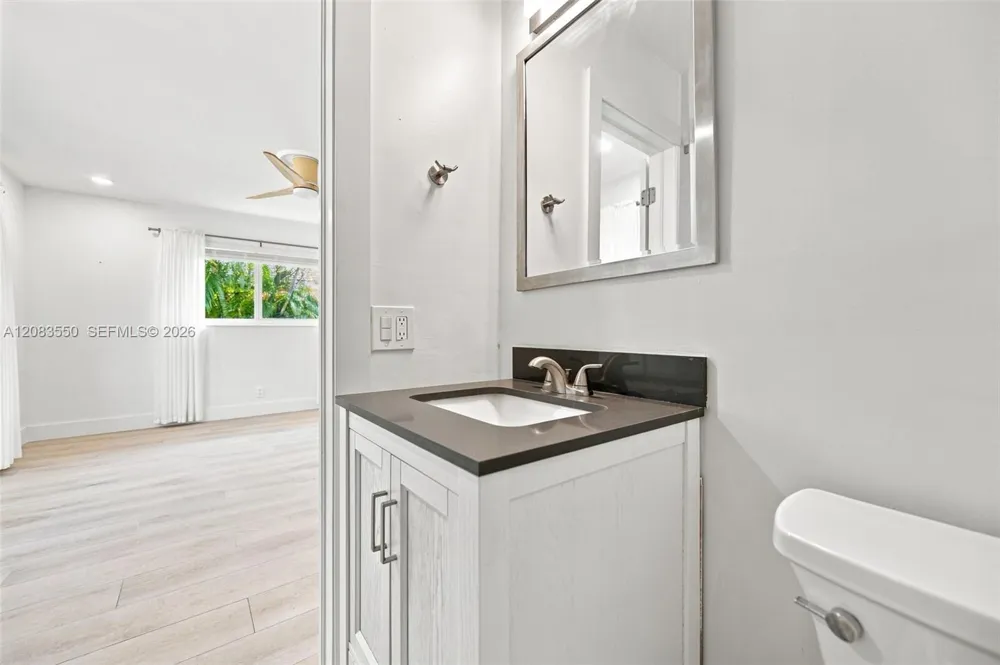807 SE 9th Ter Deerfield Beach, FL 33441
