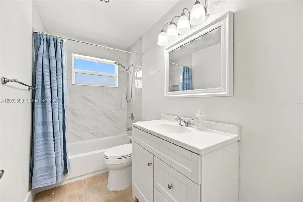 807 SE 9th Ter Deerfield Beach, FL 33441