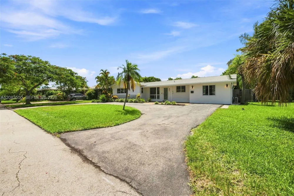 807 SE 9th Ter Deerfield Beach, FL 33441