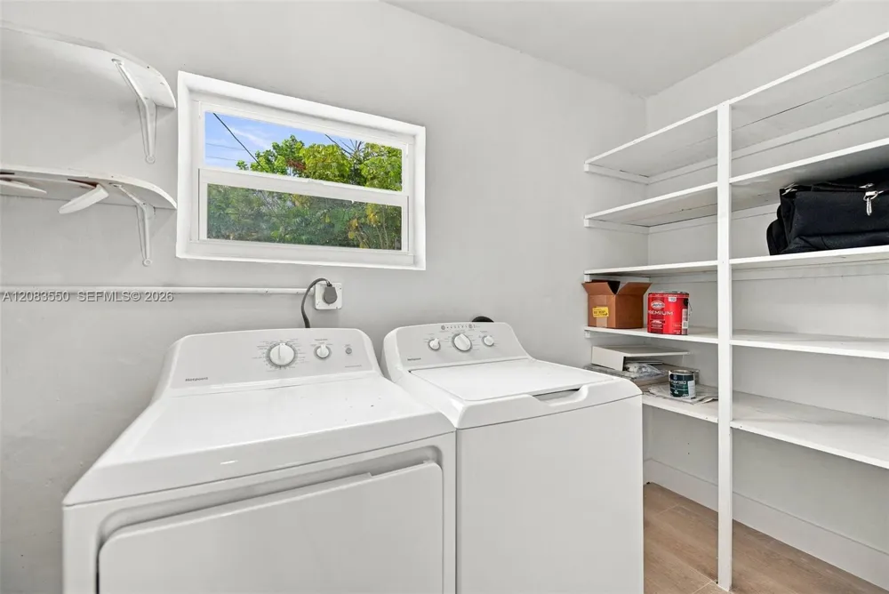807 SE 9th Ter Deerfield Beach, FL 33441