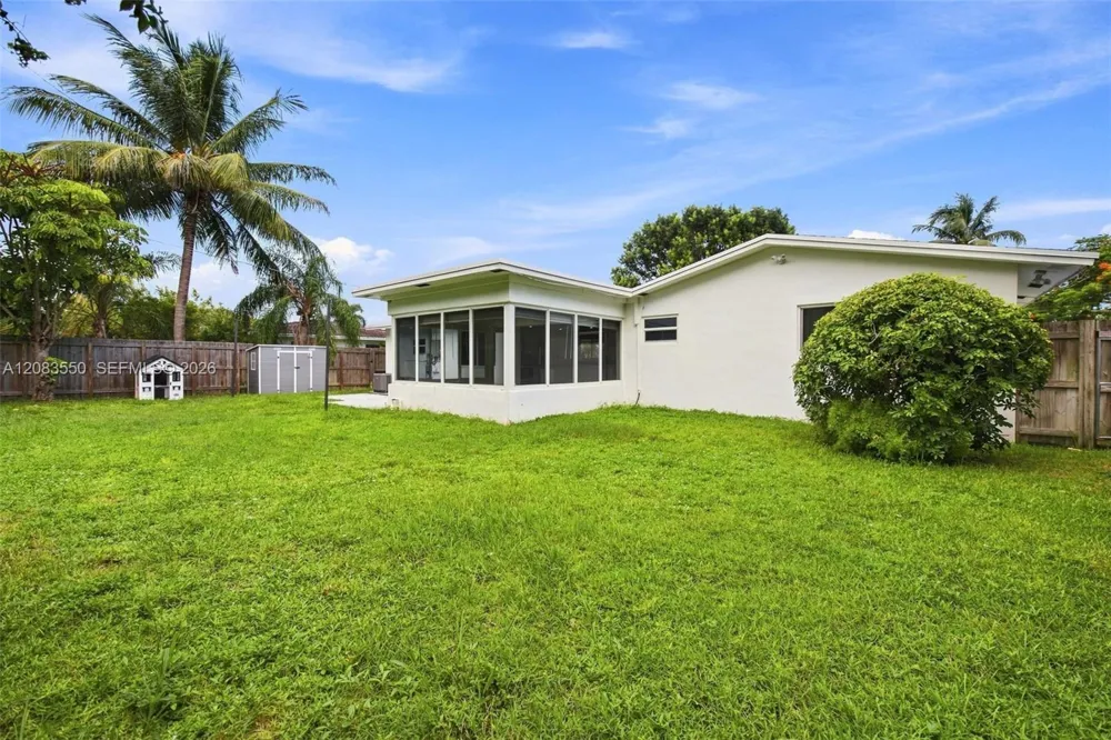 807 SE 9th Ter Deerfield Beach, FL 33441