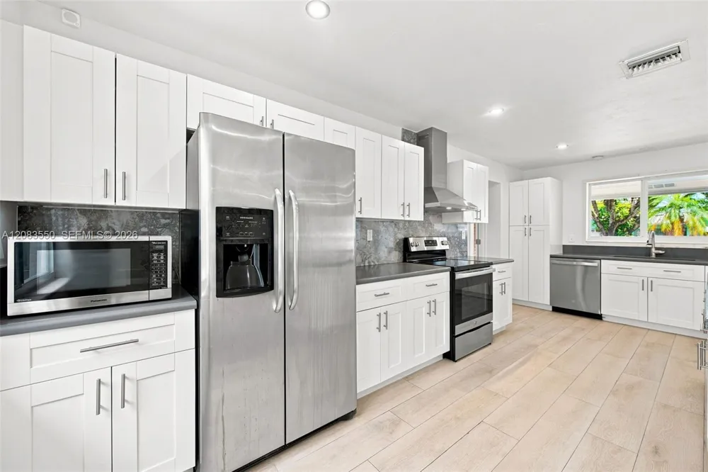 807 SE 9th Ter Deerfield Beach, FL 33441