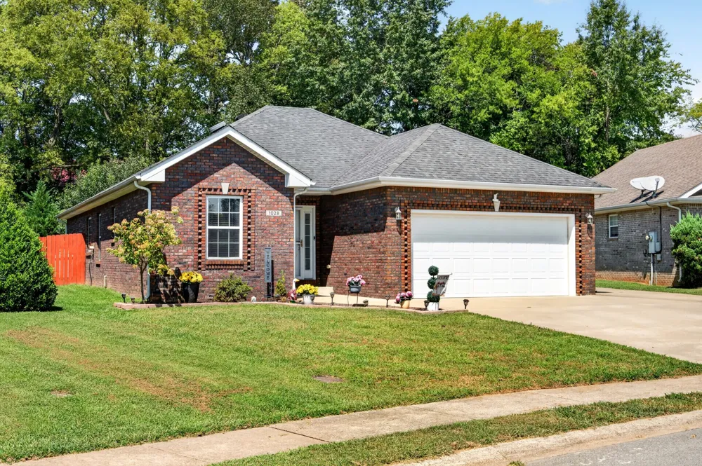 1028 Hendricks Ct Clarksville, TN 37040
