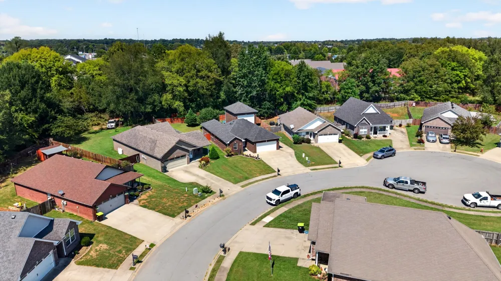 1028 Hendricks Ct Clarksville, TN 37040