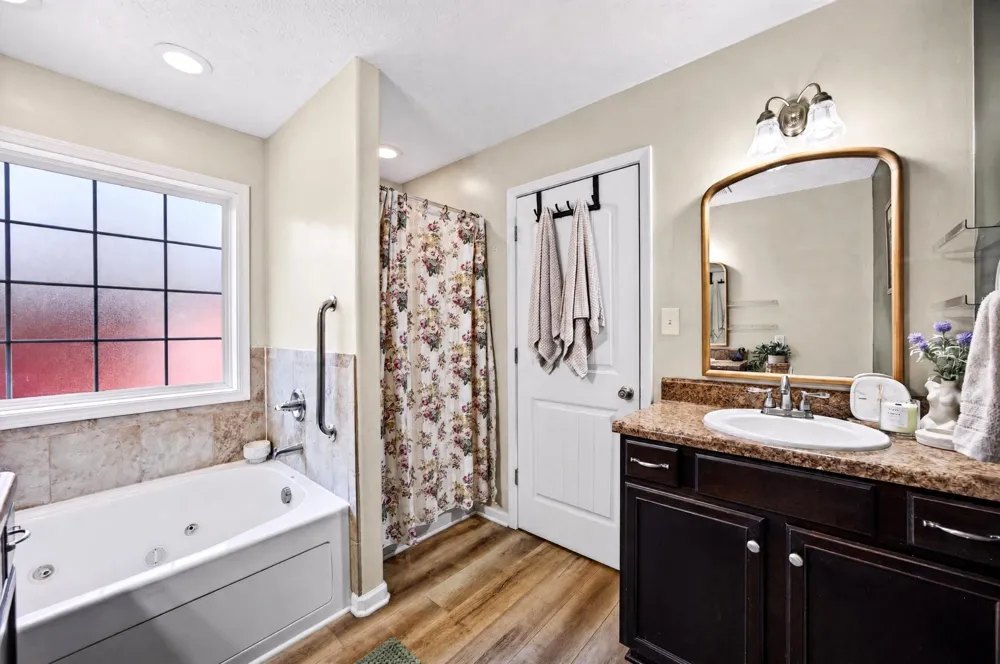 1028 Hendricks Ct Clarksville, TN 37040