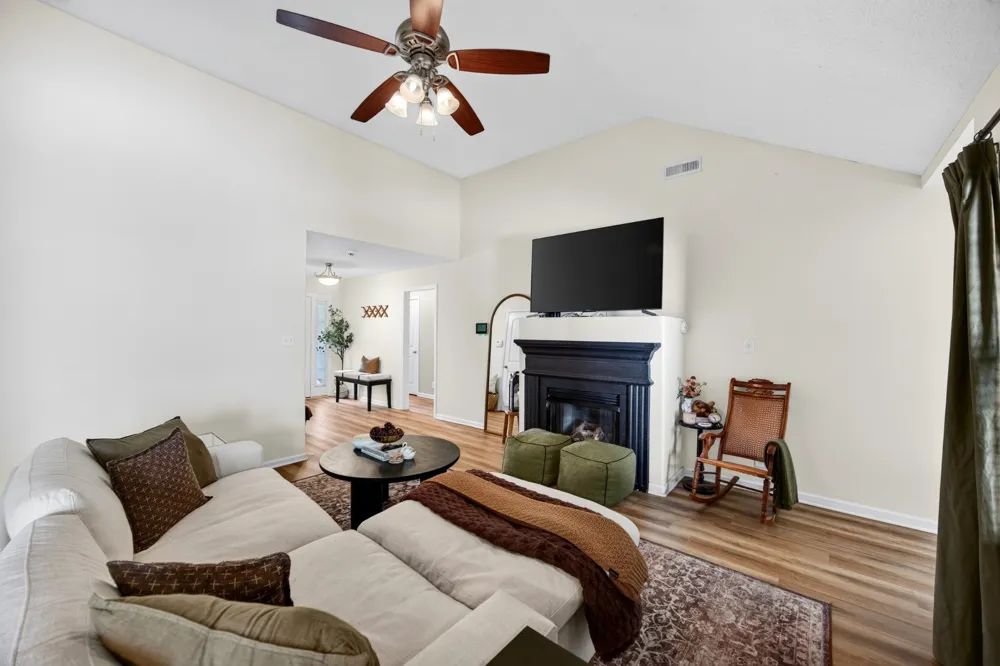 1028 Hendricks Ct Clarksville, TN 37040