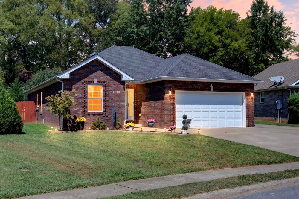 1028 Hendricks Ct Clarksville, TN 37040