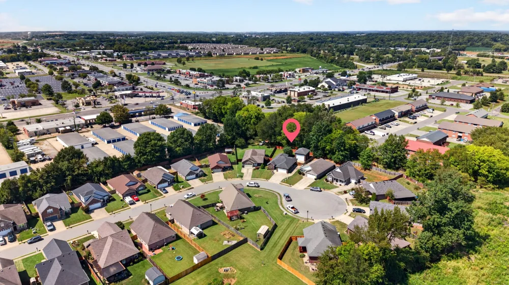 1028 Hendricks Ct Clarksville, TN 37040