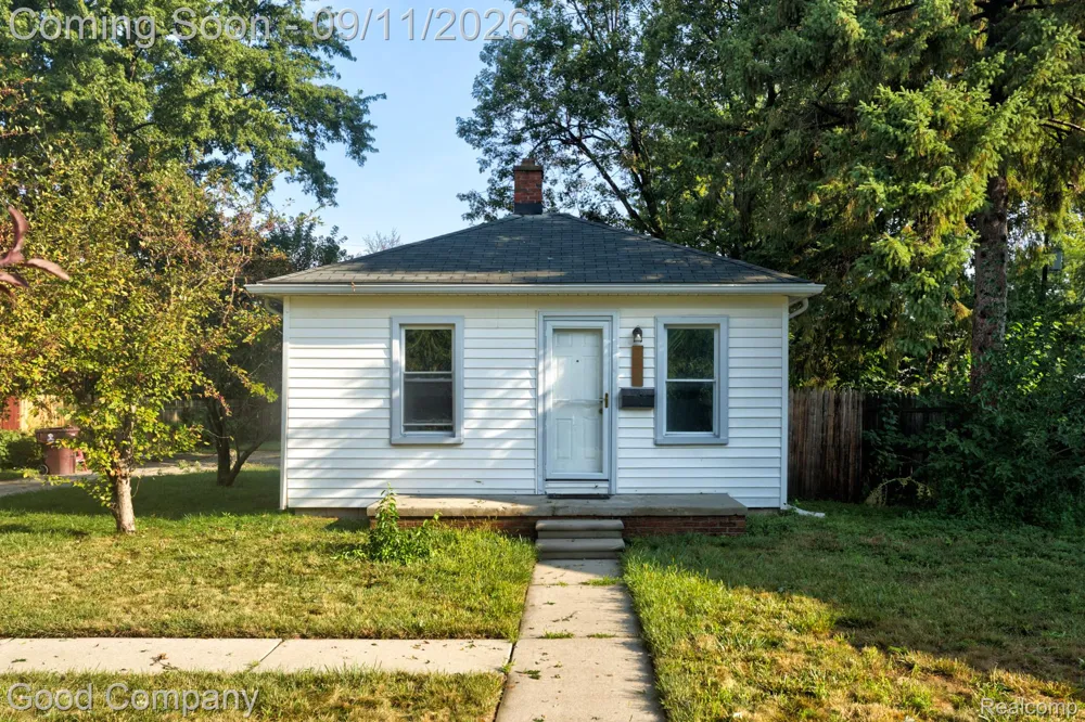 7239 Stephens Road Center Line City, MI 48015