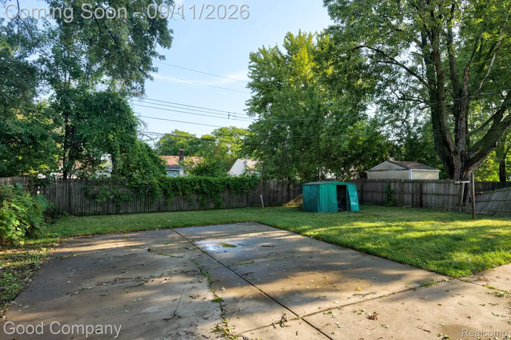 7239 Stephens Road Center Line City, MI 48015