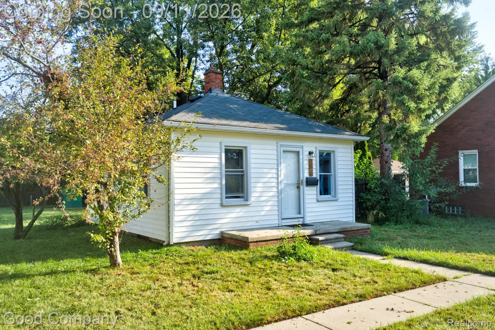 7239 Stephens Road Center Line City, MI 48015