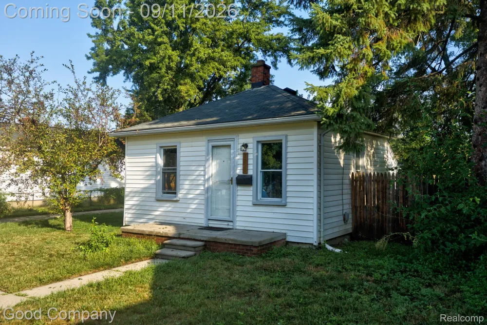 7239 Stephens Road Center Line City, MI 48015