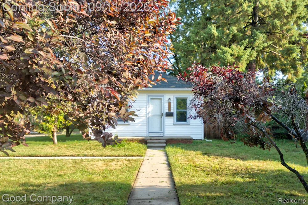 7239 Stephens Road Center Line City, MI 48015