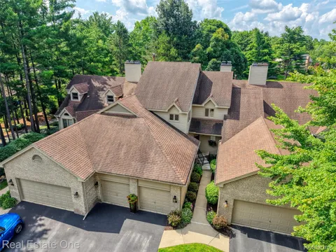 4884 Pine Eagles Court