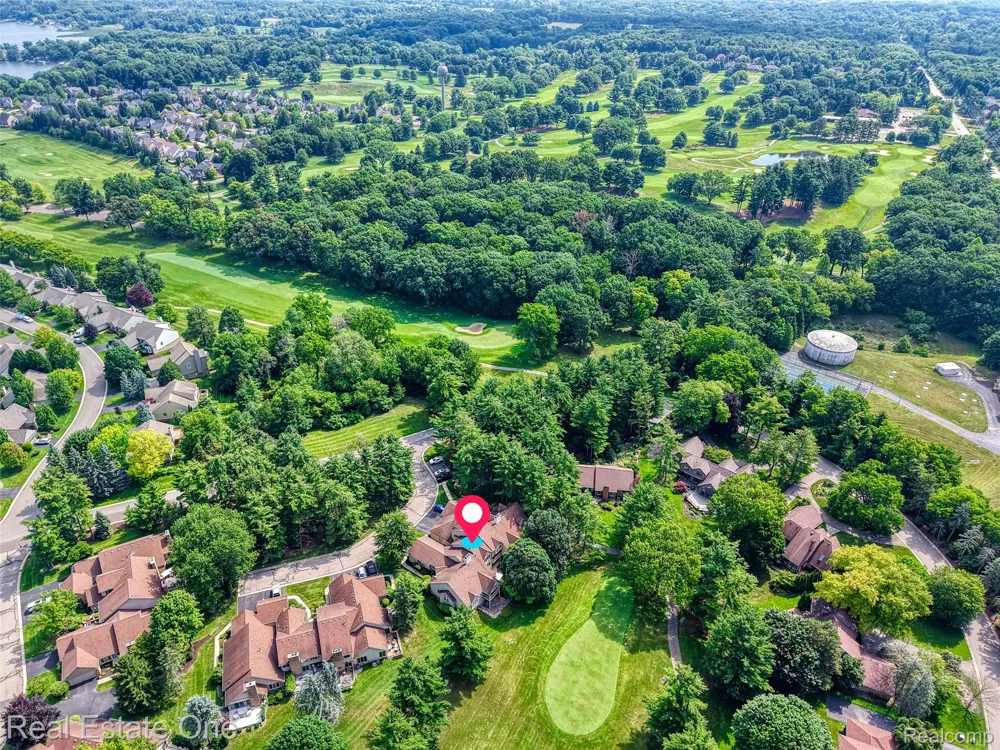 4884 Pine Eagles Court Genoa Township, MI 48116