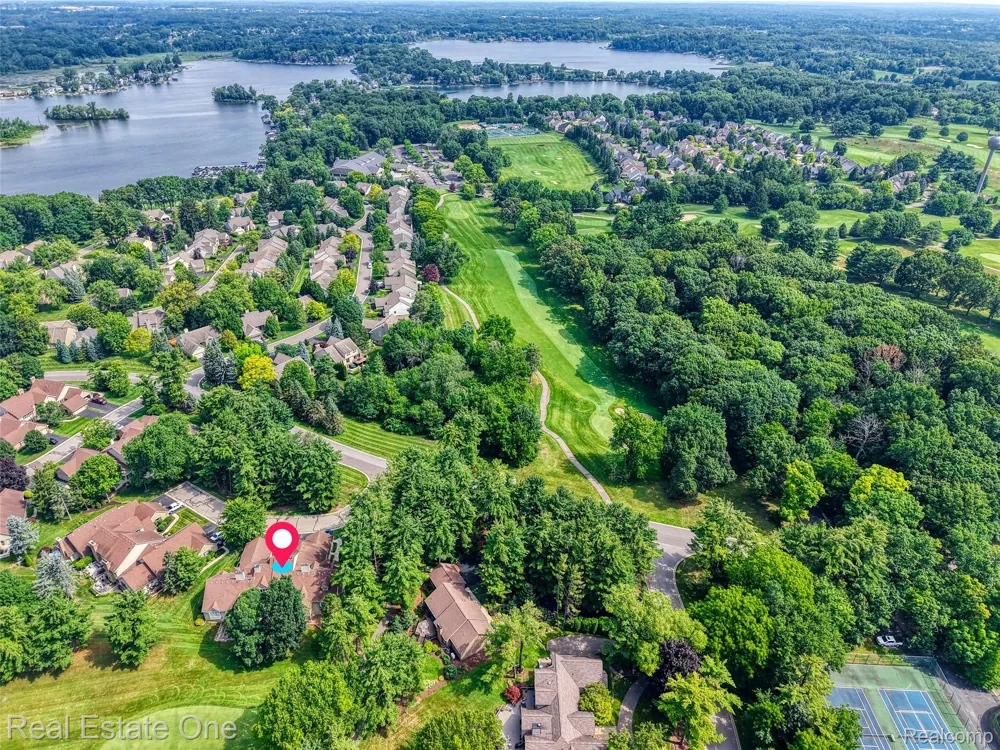 4884 Pine Eagles Court Genoa Township, MI 48116