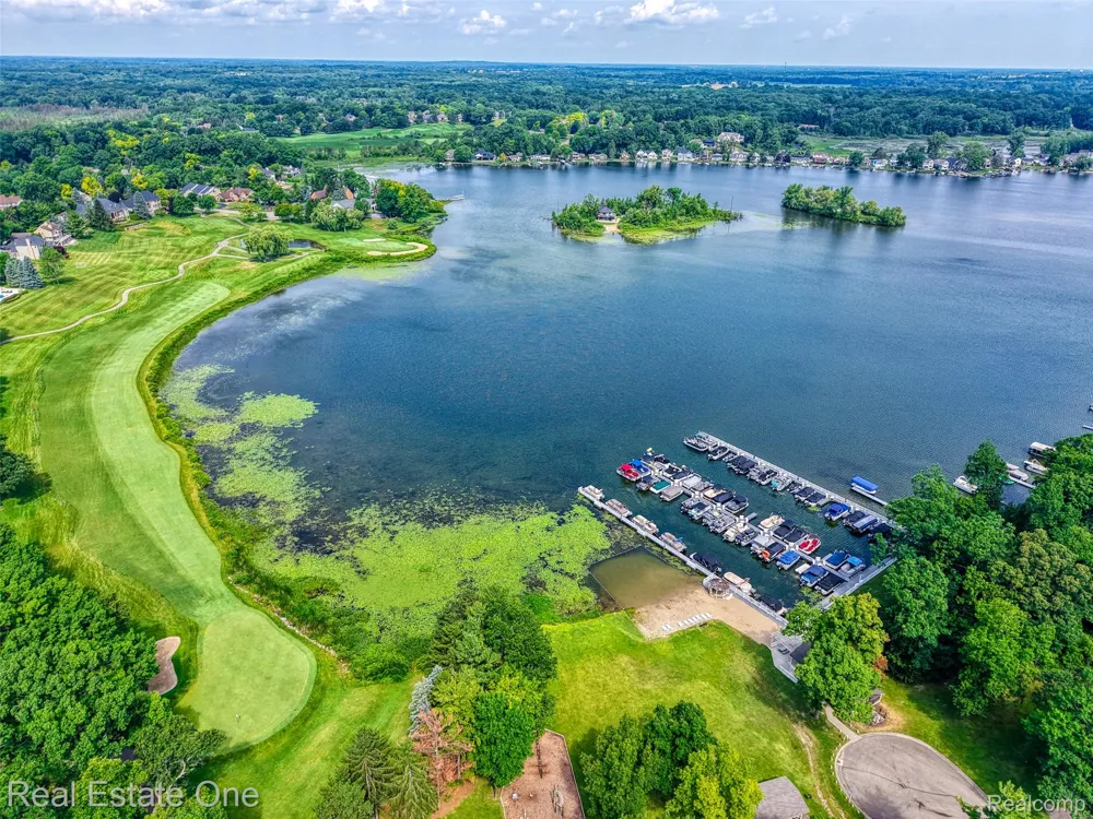 4884 Pine Eagles Court Genoa Township, MI 48116