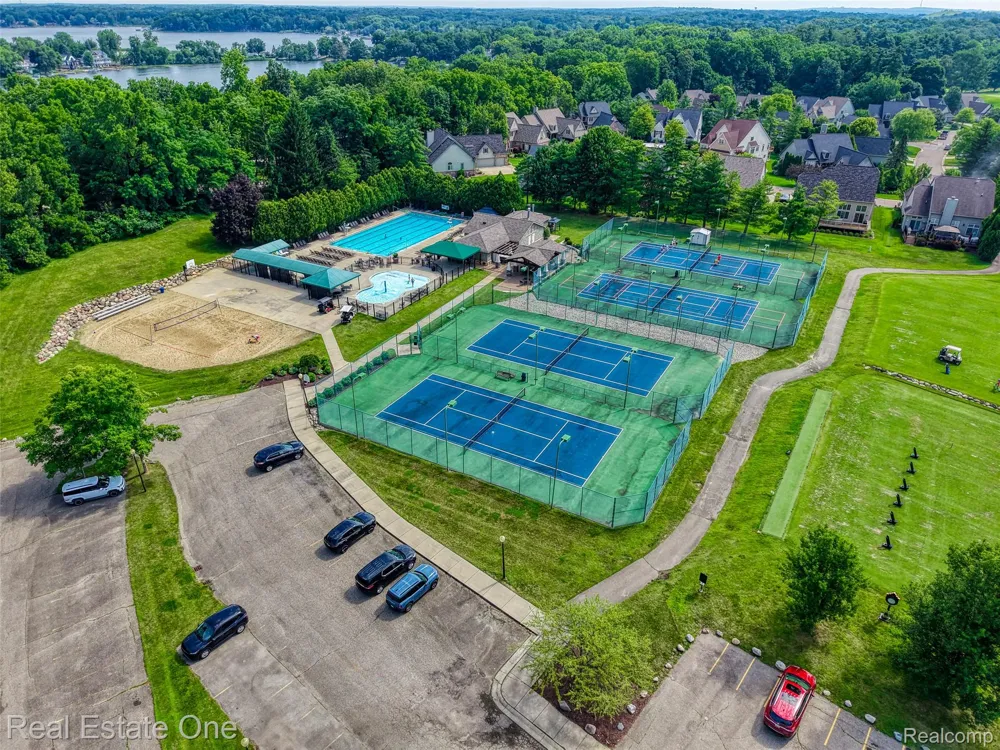 4884 Pine Eagles Court Genoa Township, MI 48116