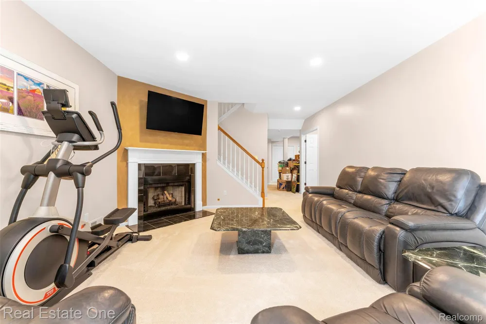 4884 Pine Eagles Court Genoa Township, MI 48116