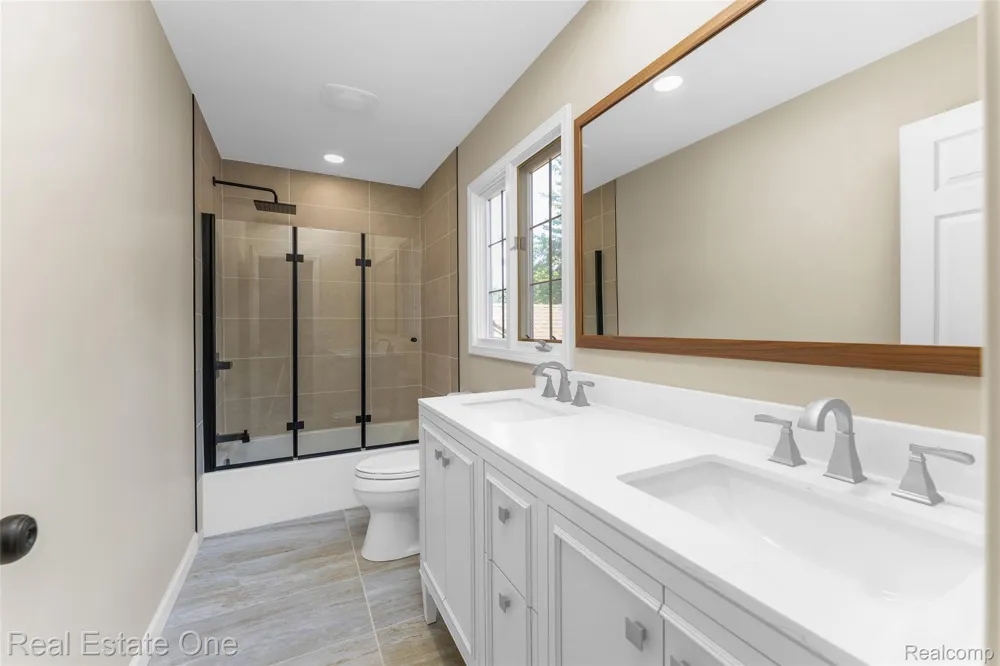 4884 Pine Eagles Court Genoa Township, MI 48116