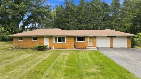 25 E Oakwood Road